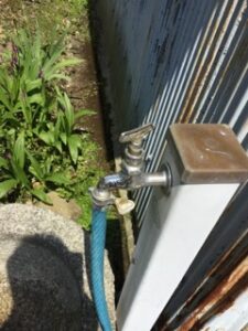 屋外　単水栓　水漏れ